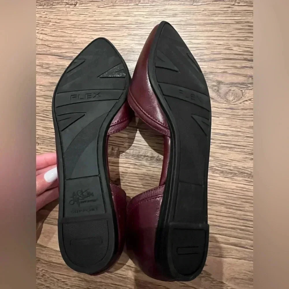 Life Stride Soft System Size 5.5 Ballet Flats Burgundy Cut Out Sides Pointed Toe
